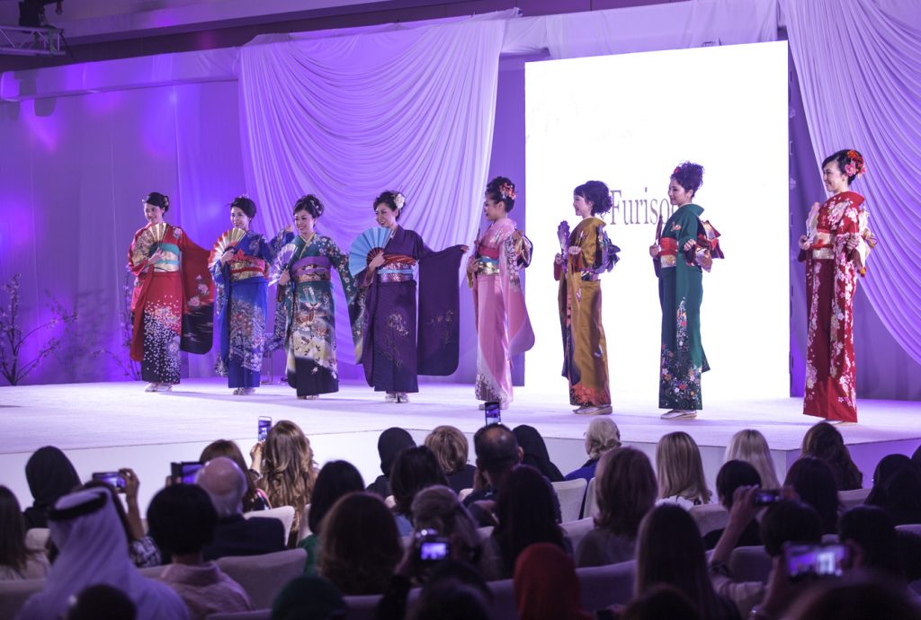 kimono show